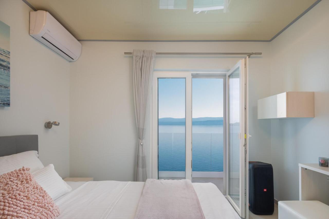 Beachfront Holiday Home - Private Heated Pool Мимице Экстерьер фото