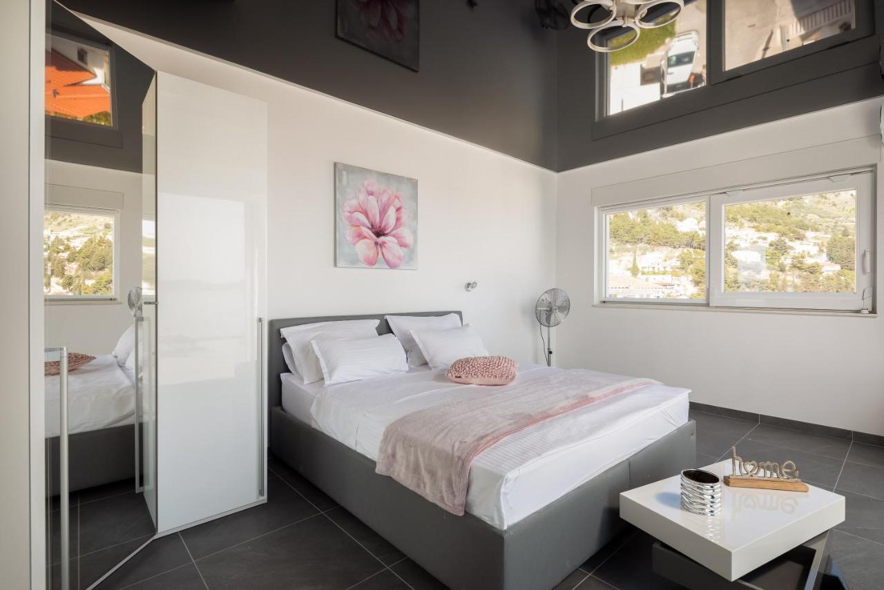 Beachfront Holiday Home - Private Heated Pool Мимице Экстерьер фото