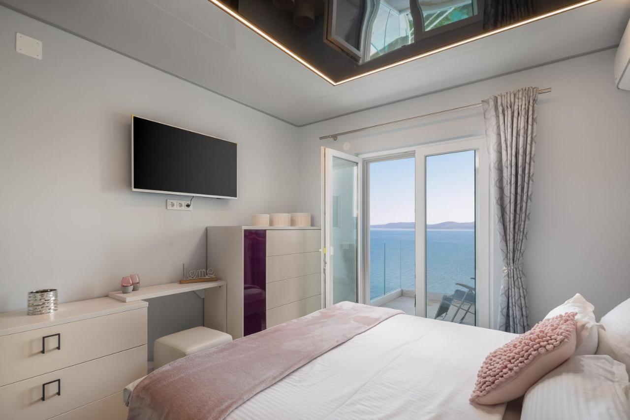 Beachfront Holiday Home - Private Heated Pool Мимице Экстерьер фото