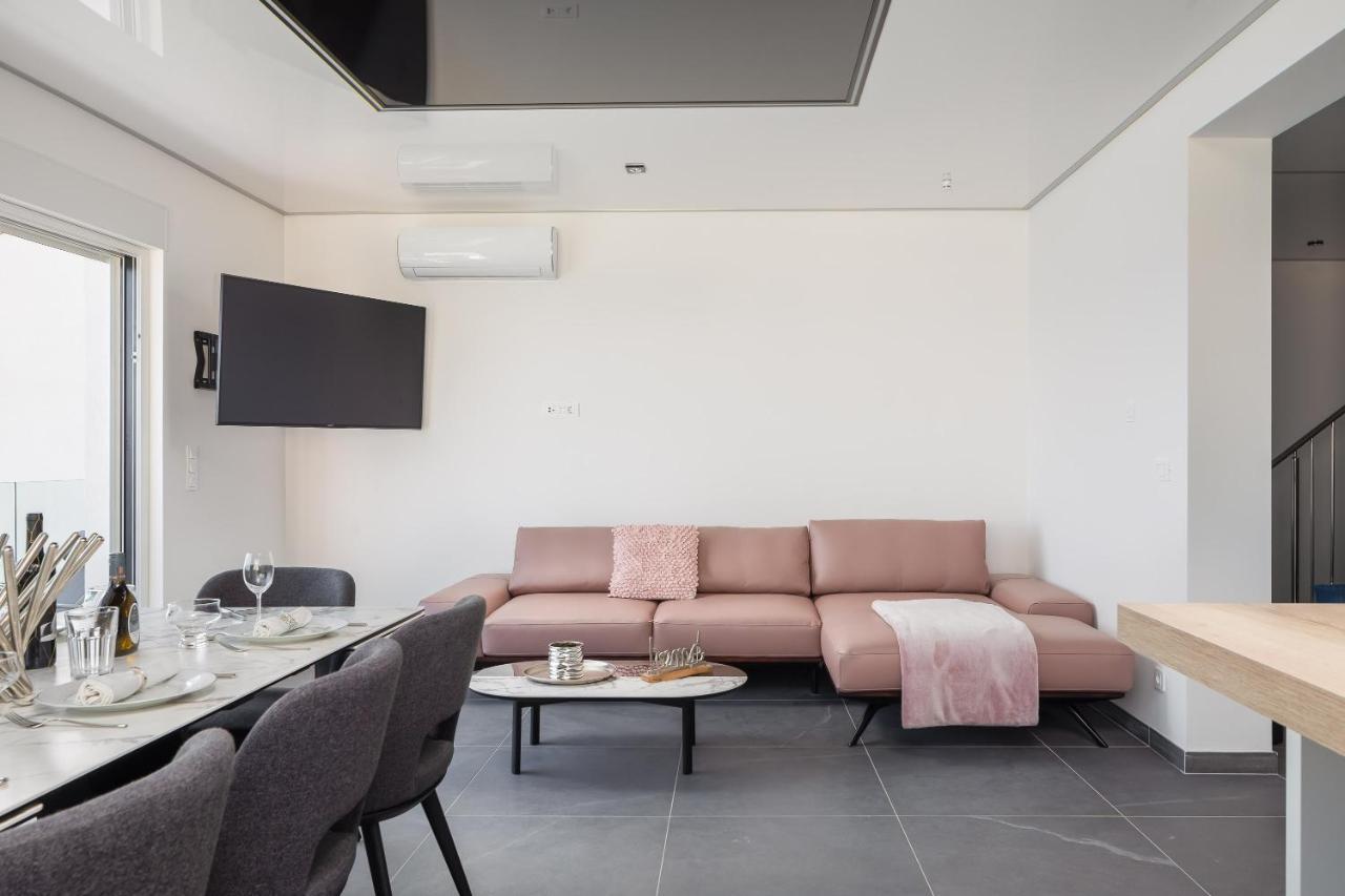 Beachfront Holiday Home - Private Heated Pool Мимице Экстерьер фото