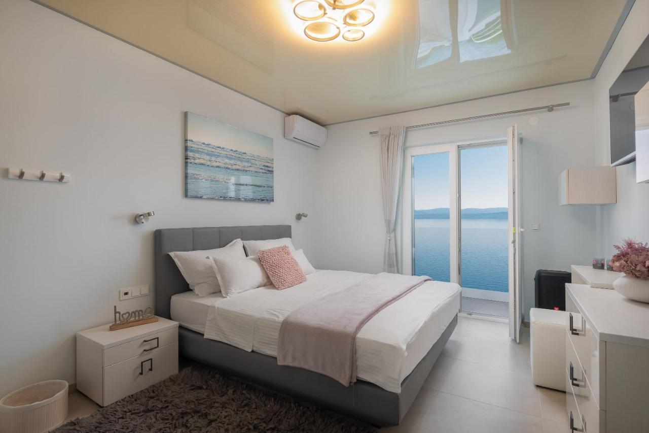 Beachfront Holiday Home - Private Heated Pool Мимице Экстерьер фото