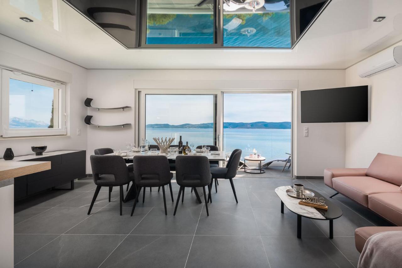 Beachfront Holiday Home - Private Heated Pool Мимице Экстерьер фото